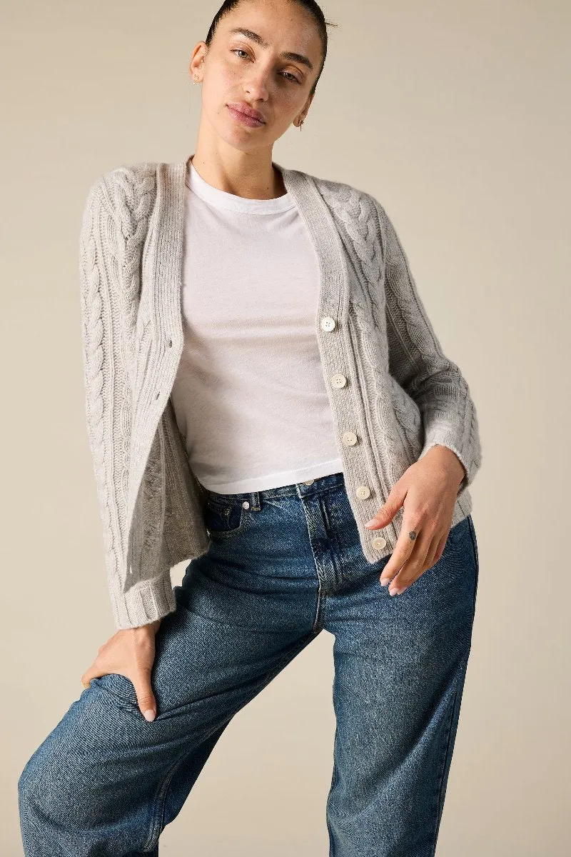 Cashmere Elouise Cable knit Cardigan in Pale Marle Grey