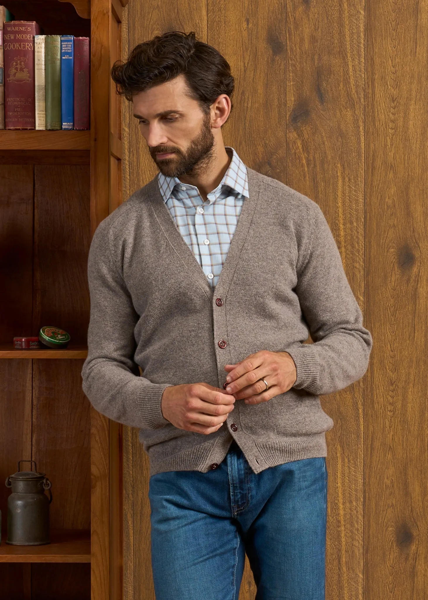 Cornwall Lambswool Cardigan in Vole - Classic Fit