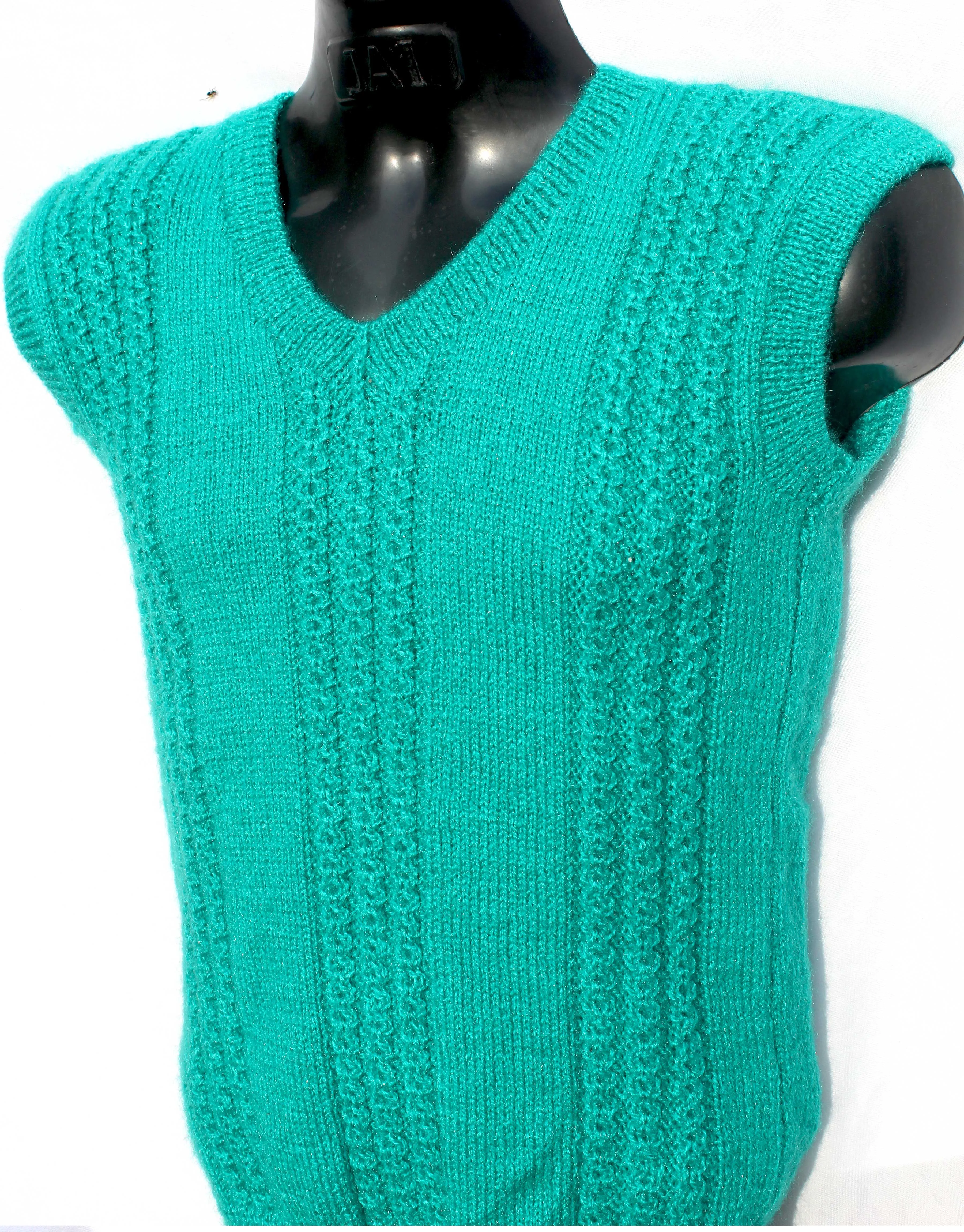 Graminarts New Design Woollen Handmade  Turquoise Color Sleeveless Sweater For Men