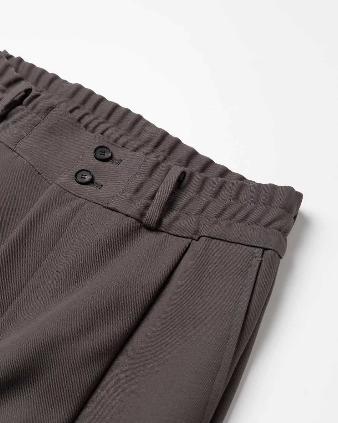 HEAVY WOOL GABARDINE FLARE EASY TROUSERS .10【GUNMETAL】