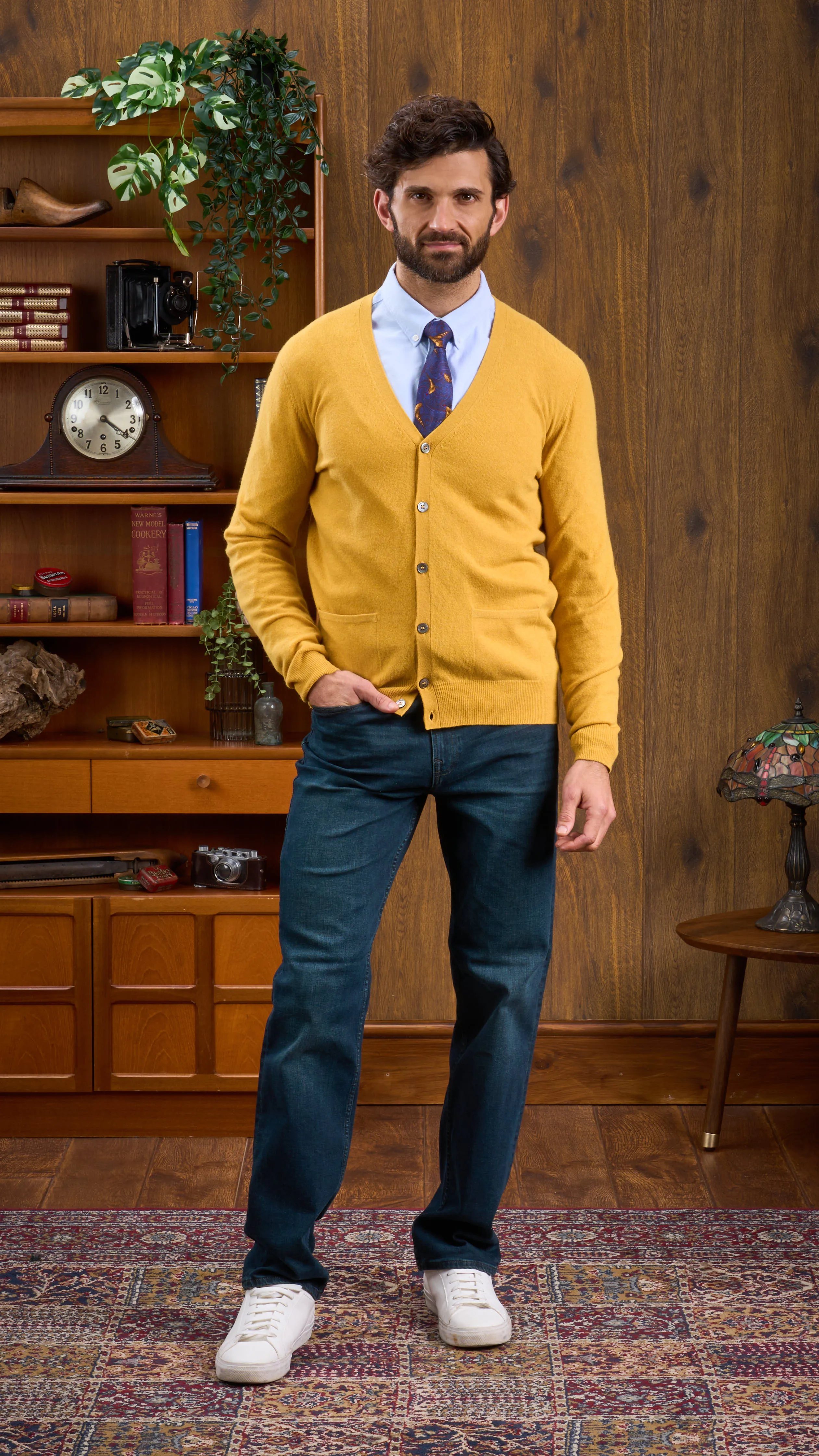 Men's Geelong Lambswool Cardigan in Honeybee - Classic Fit