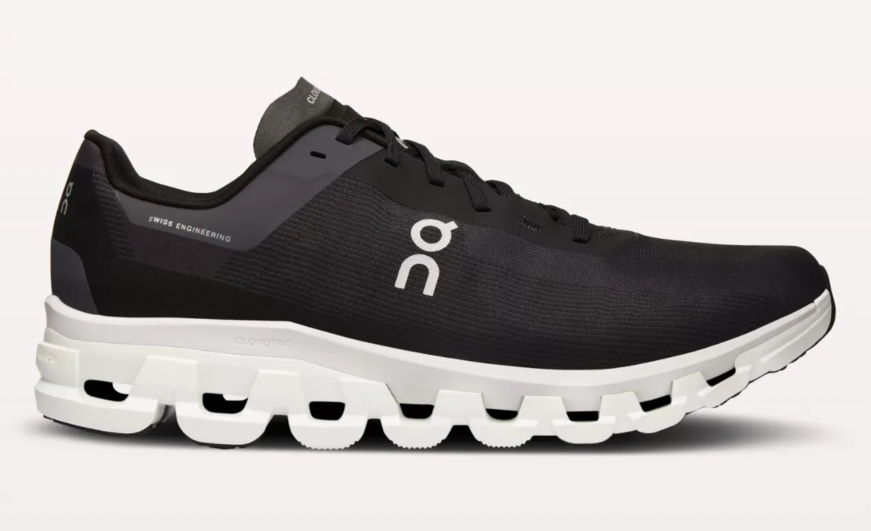 On Mens Cloudflow 4- Black/White (3MD30100299)