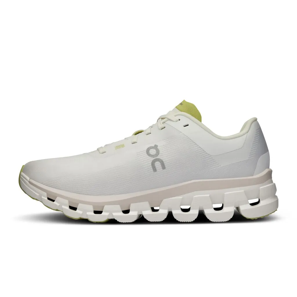 On Men's Cloudflow 4 Running Shoes White / Sand