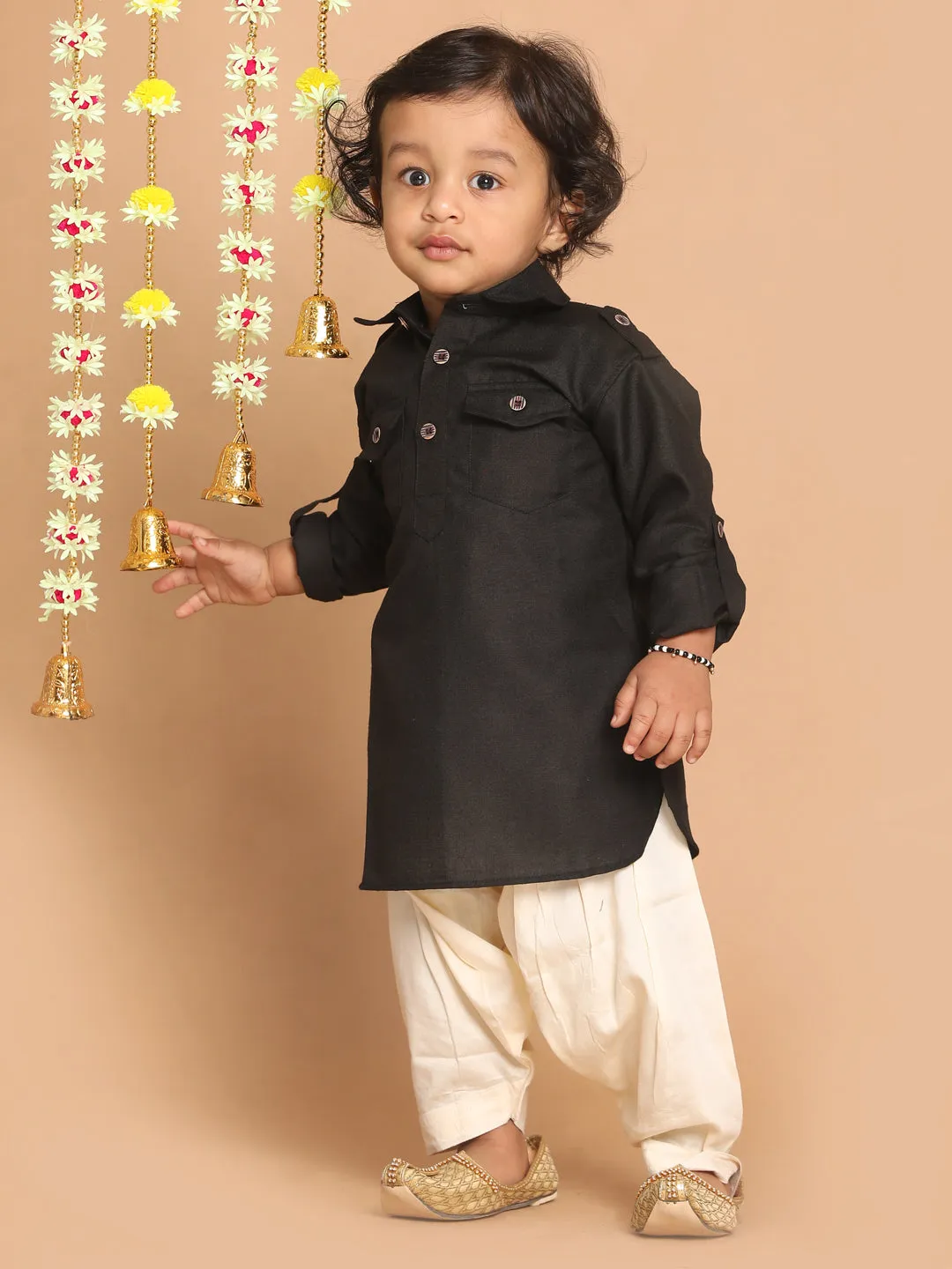 VASTRAMAY Boy's Black Pathani Kurta