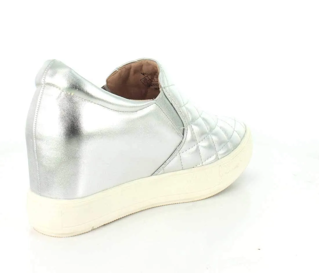 Wanted Womens Bushkill Slip-on Wedge Sneaker