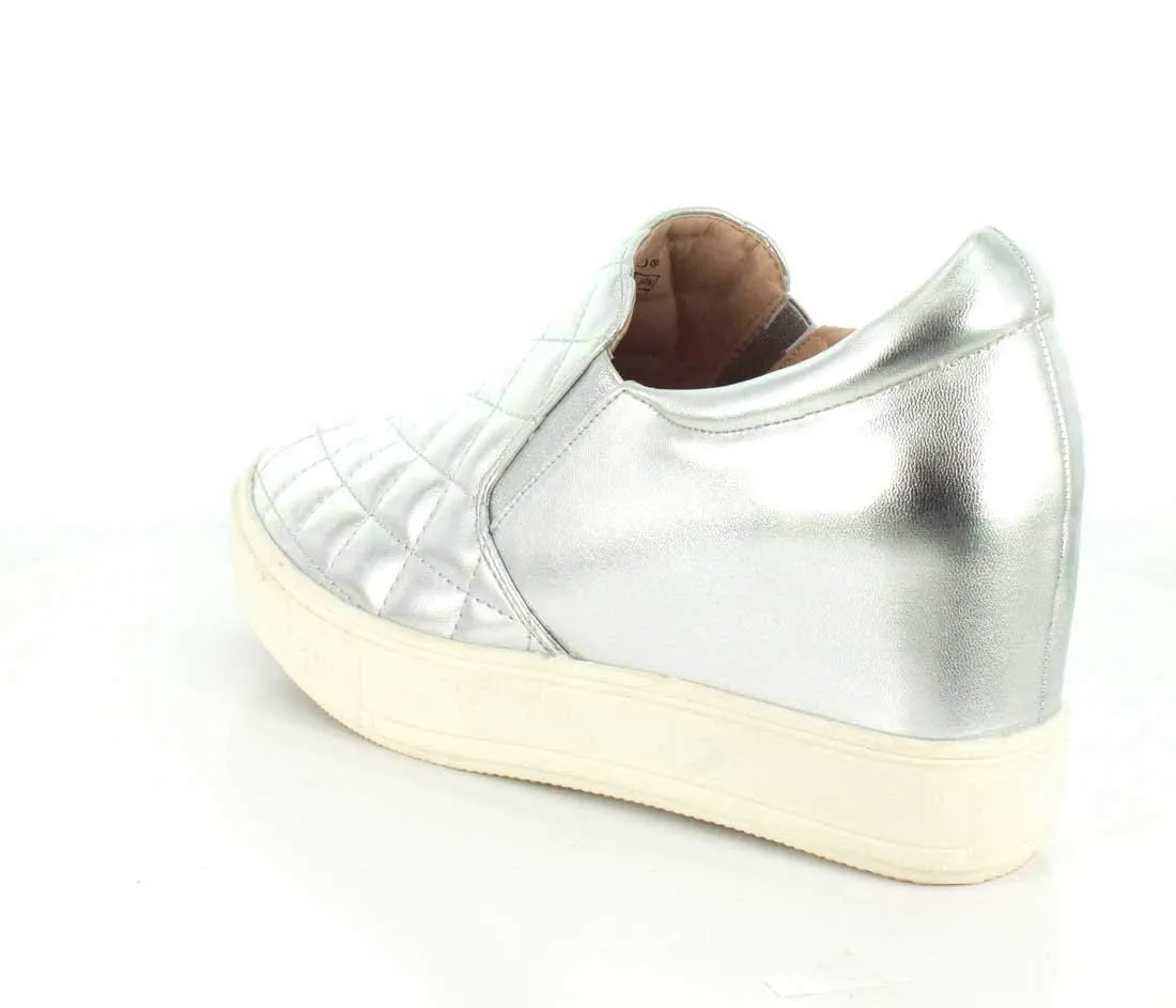 Wanted Womens Bushkill Slip-on Wedge Sneaker