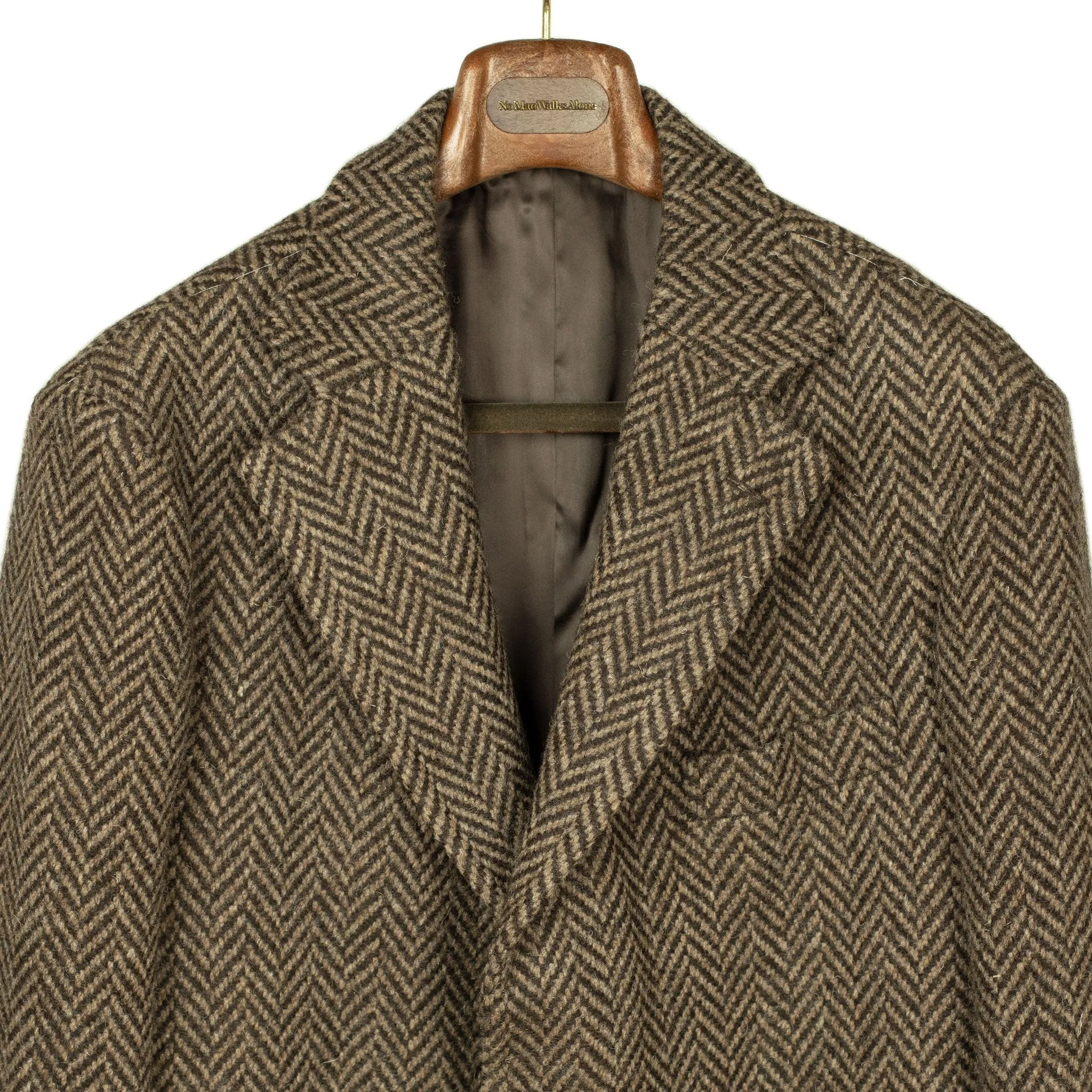 x Sartoria Carrara: Chesterfield coat in brown and chocolate herringbone undyed wool