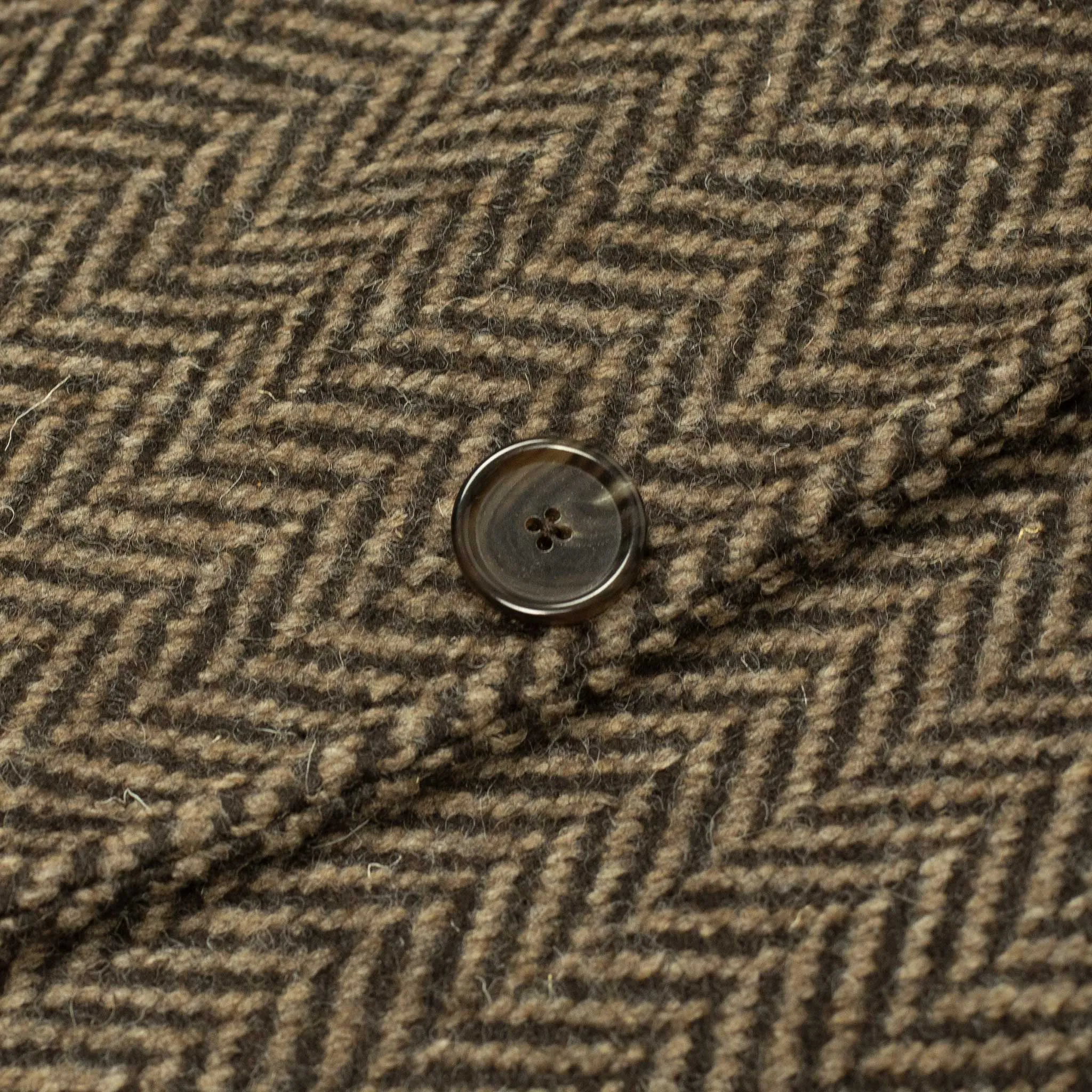 x Sartoria Carrara: Chesterfield coat in brown and chocolate herringbone undyed wool